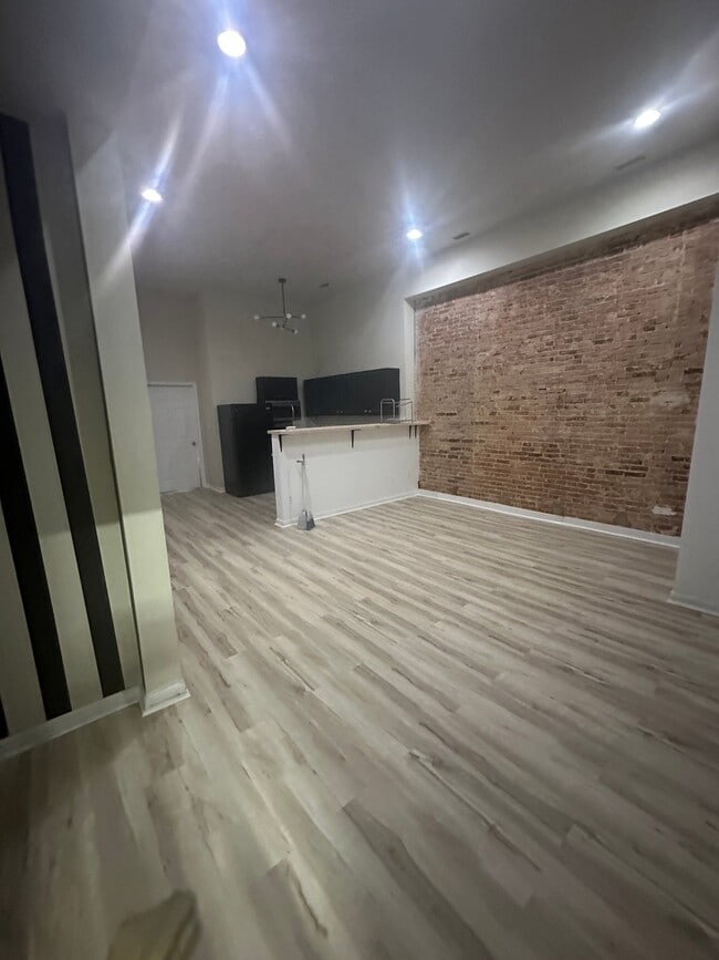 Building Photo - 1410 Madison Ave