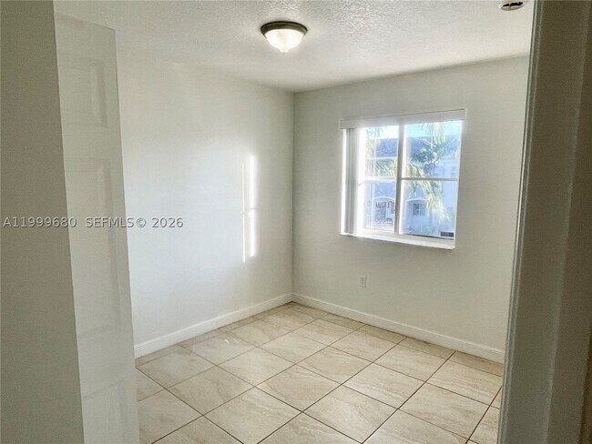 Photo - 1635 SE 31st Ct Unit 1635