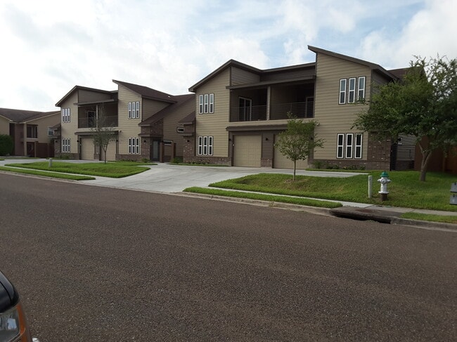 Photo - 1000 E Daffodil Ave