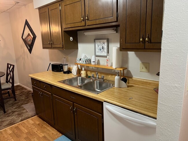 Photo - 4440 S Poplar St