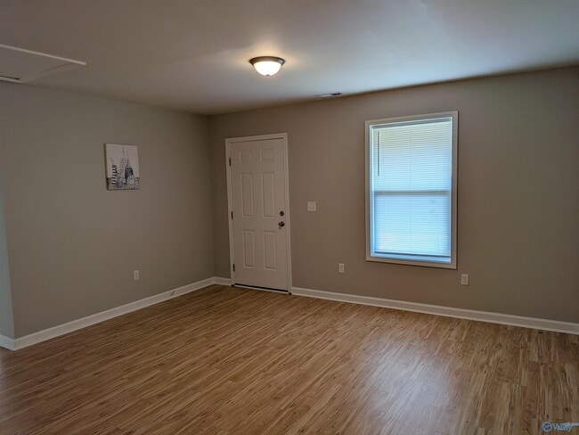 Building Photo - 3902 Thomas Rd SW Unit C
