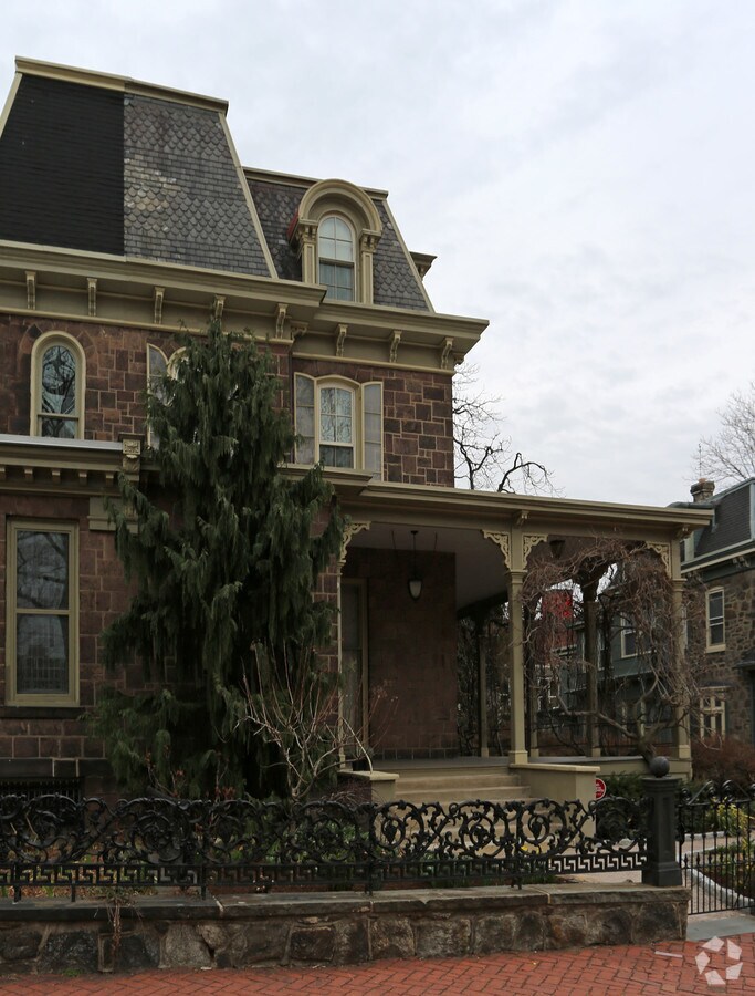 Photo - 231 S 42nd St