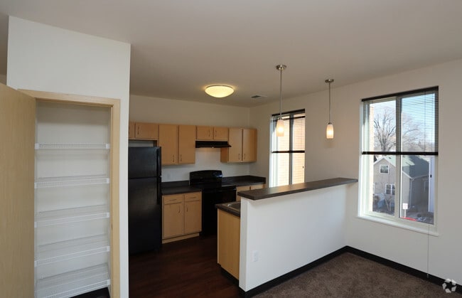 Interior Photo - Ingram Place