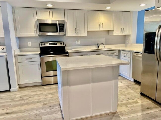 Photo - 1030 US-1 Unidad 302