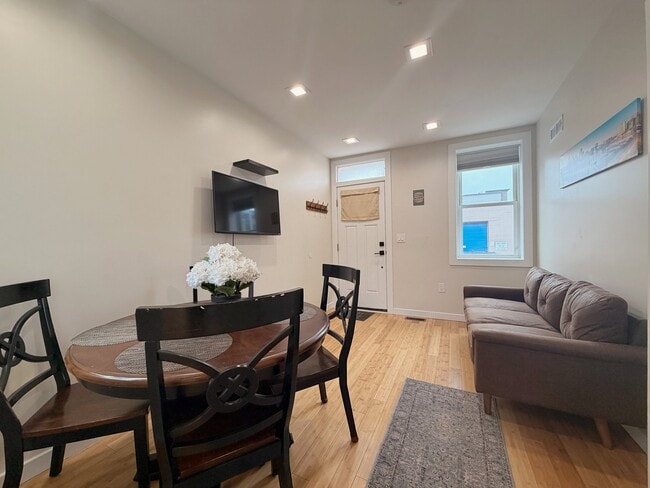 Photo - 1310 Gough St