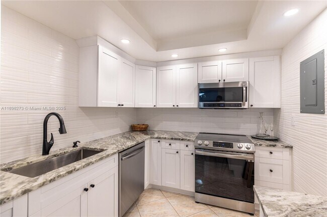 Photo - 525 N Ocean Blvd Unidad 1820