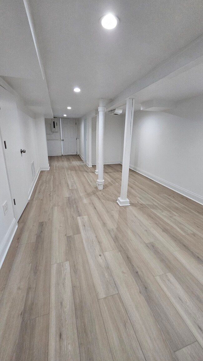 3244 N Osceola Ave