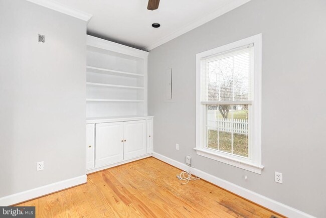 Photo - 1445 Heatherstone Dr