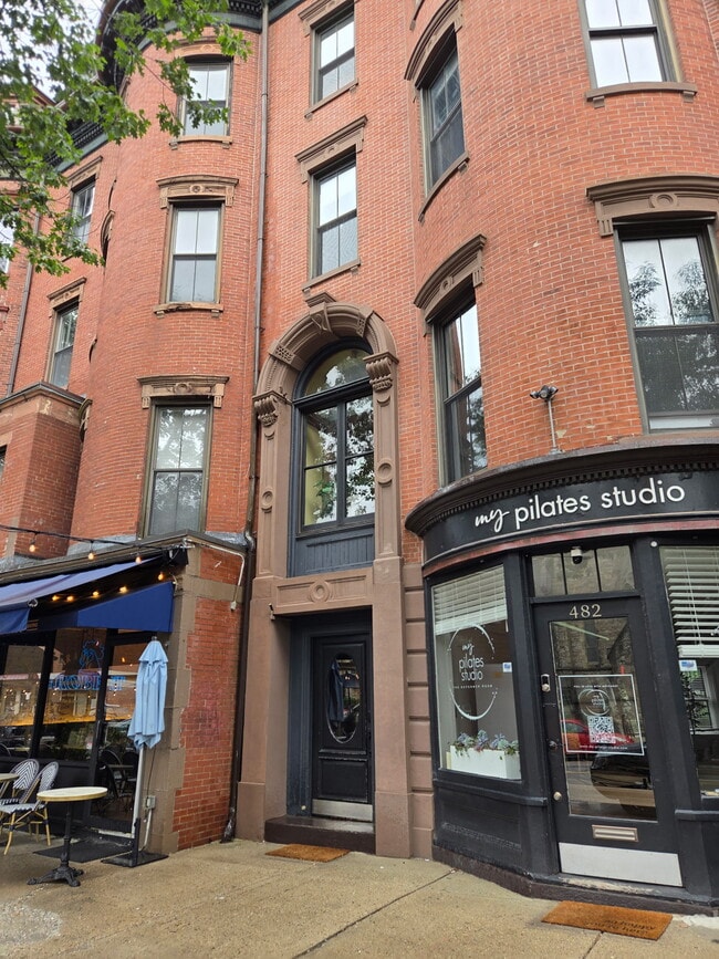 Front Entrance - 482 Columbus Ave Unit Garden