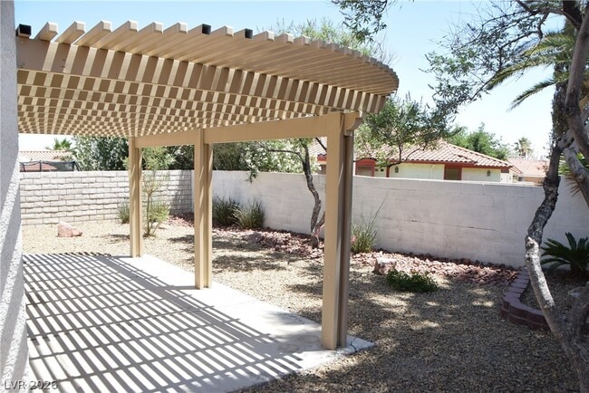 Photo - 701 Inglenook Dr