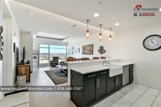 Photo - 1141 N Old World 3rd St Unit 2806