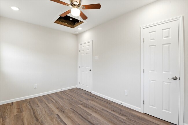 Photo - 7010 Brownsville St
