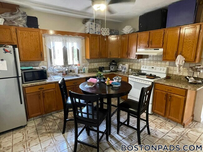 Photo - 1124 Cambridge St Unit 3