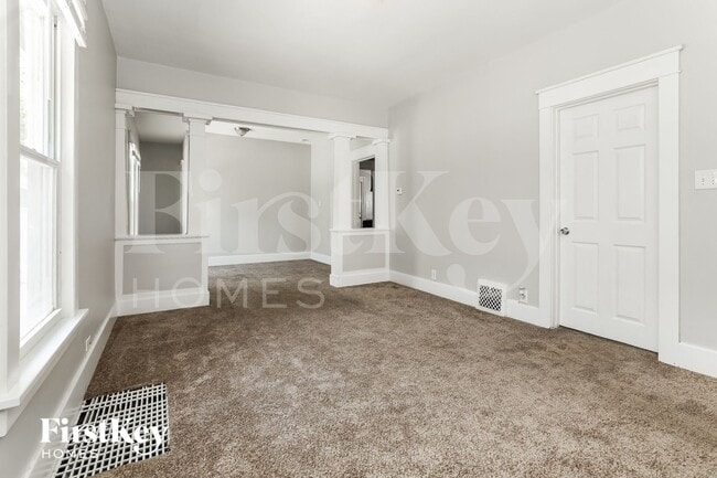 Photo - 814 Bowditch St