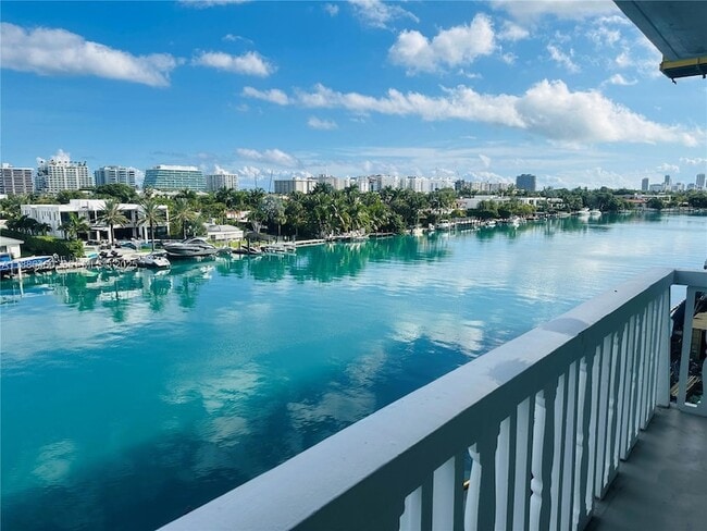 Photo - 9501 E Bay Harbor Dr Unit 5B