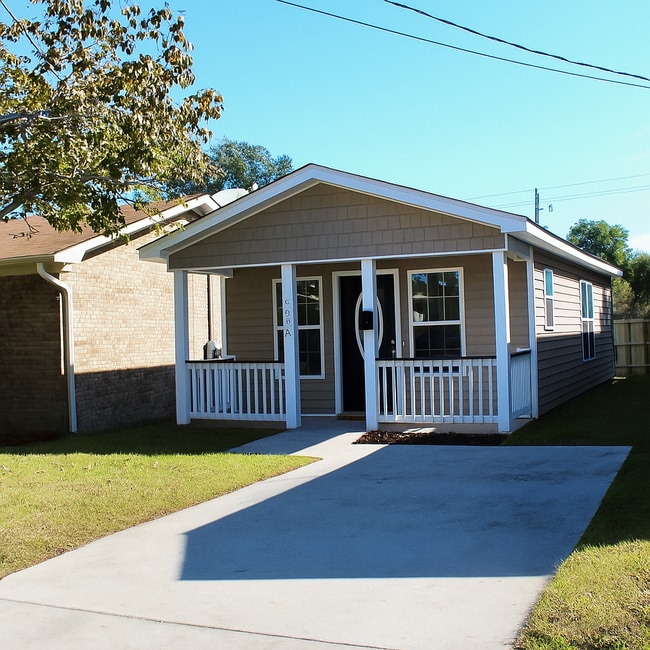 Photo - 215 Gores Row