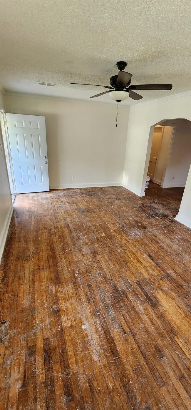 Photo - 1758 McMillan St