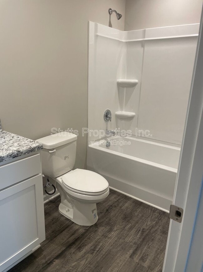 Photo - 220 Faded Rose Ln