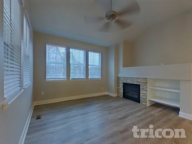 Photo - 9805 W Hinsdale Pl