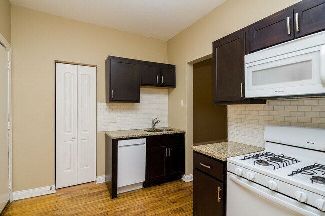 Photo - 4439 W Fullerton Ave Unit 2