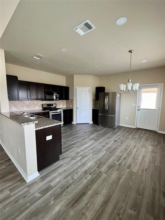 Photo - 441 Moulins Ln