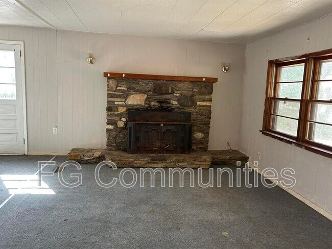 16 Tuckaway Ln