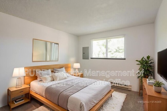 Photo - 14212 NE Sandy Blvd Unidad J-06