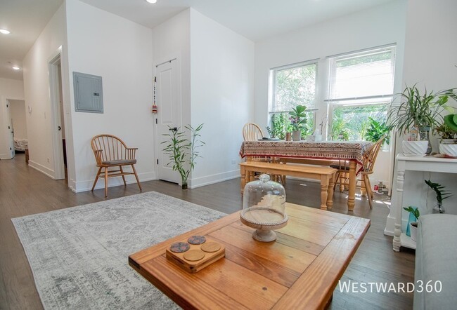 Photo - 6201 N Glenwood Ave Unit 1