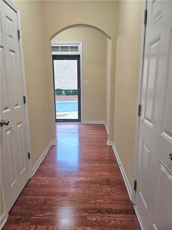 Photo - 2712 Beynon Ln NE