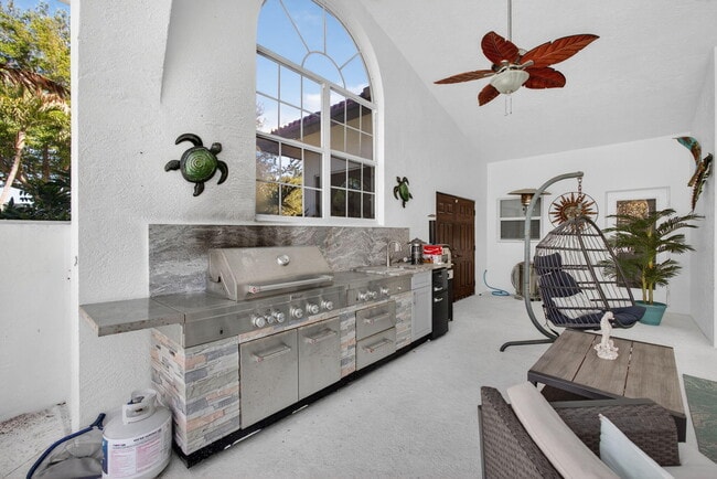 Photo - 8075 SE Governors Way