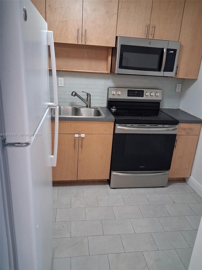 Photo - 1540 Meridian Ave Unit 4J