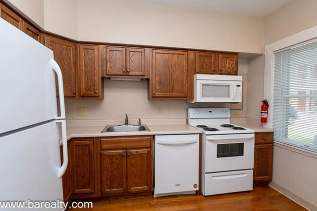 Photo - 1080 Mt Pleasant Ave