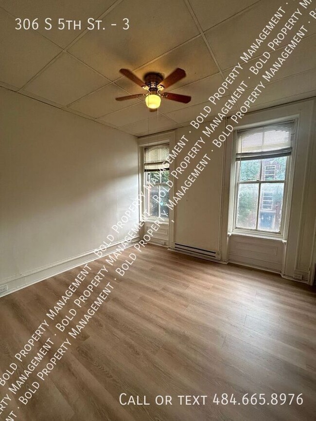 Building Photo - 306 S 5th St Unit 3
