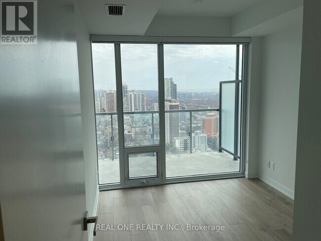 Photo - 3 Gloucester St Unit 3704