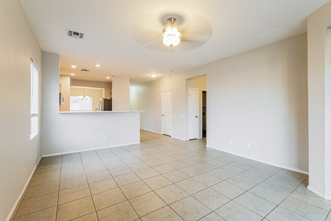 Photo - 11722 W Lincoln St