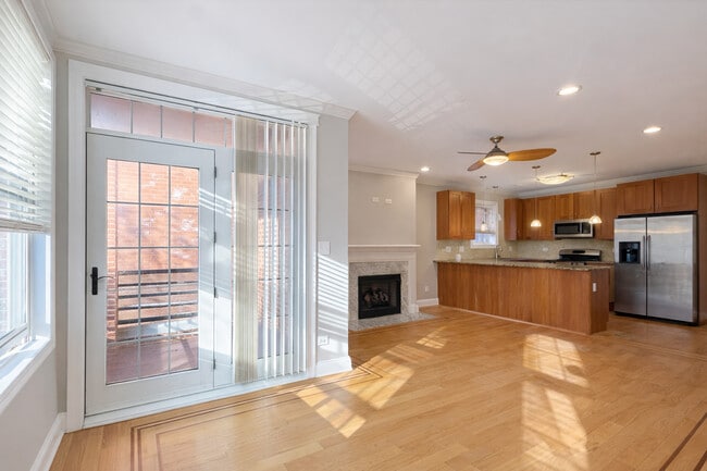 Photo - 6621 S Ingleside Ave Unit 2N