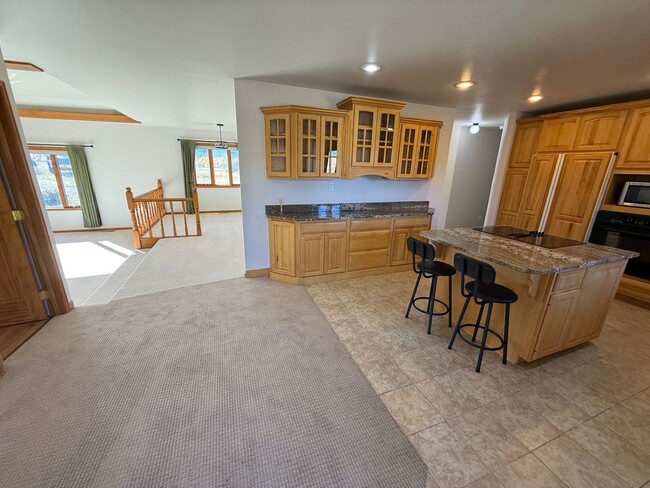 Photo - 3 Bed 2 Bath Large Semi-Rural Modern Beautiful Home