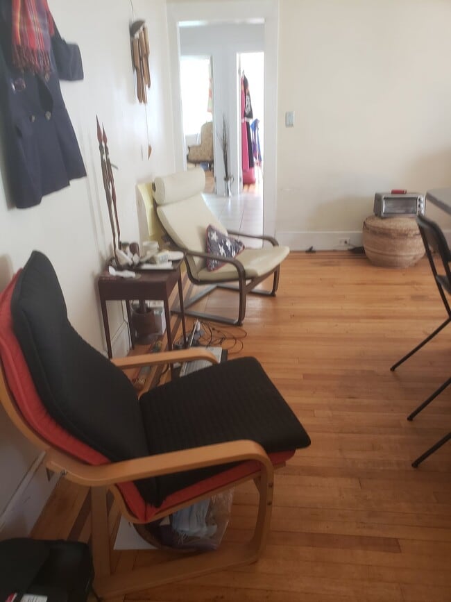1 Vassar Ave Unidad Room2