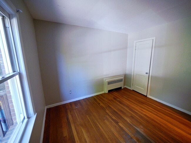Photo - 1026 Springfield St Unit Right Side
