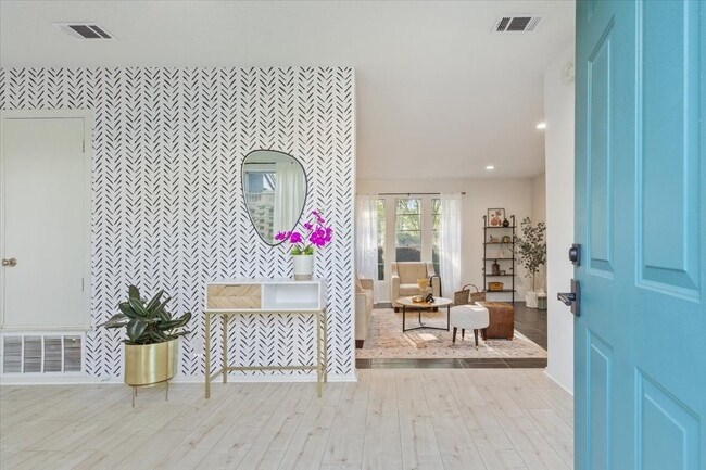 Building Photo - 12205 Midland Walk