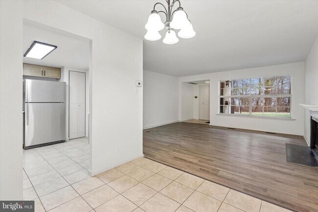 Photo - 521 Old Forge Crossing