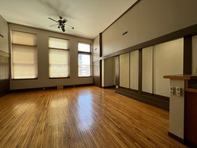 Photo - Executive DOWNTOWN Loft -- 1 bed, 1.5 bath, 1700 sqft!