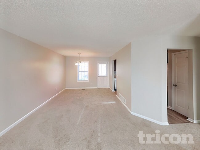 Photo - 404 Remington Ct