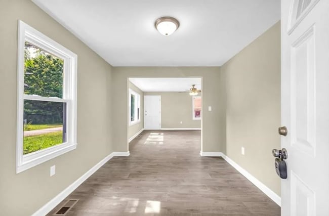 Photo - 266 Randall St