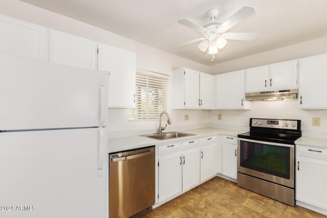 Photo - 15611 North 23rd Pl