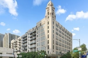 Building Photo - 758 N Larrabee St Unit 811 Rental