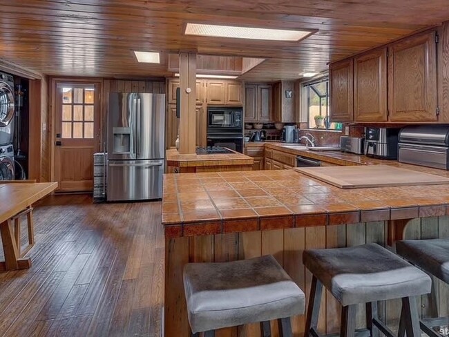 Photo - 1858 Narragansett Cir