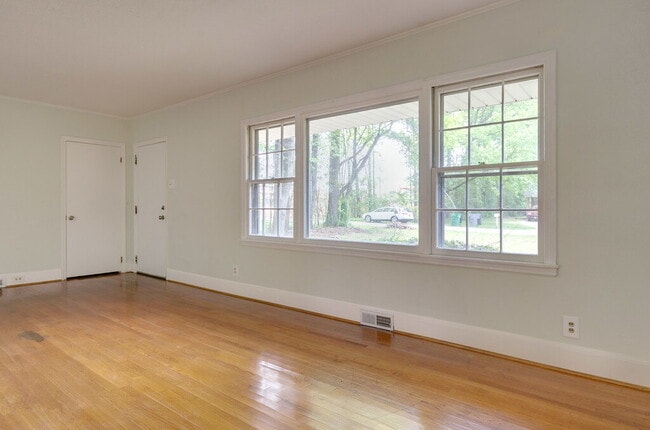 Photo - 827 Glendora Dr