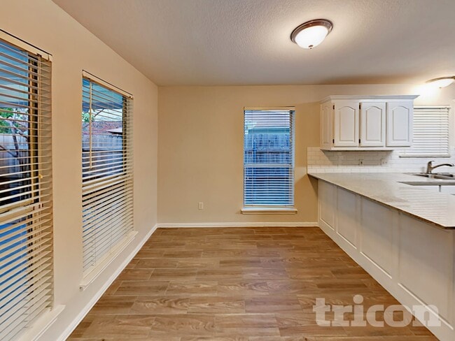 Photo - 836 Greenridge Dr