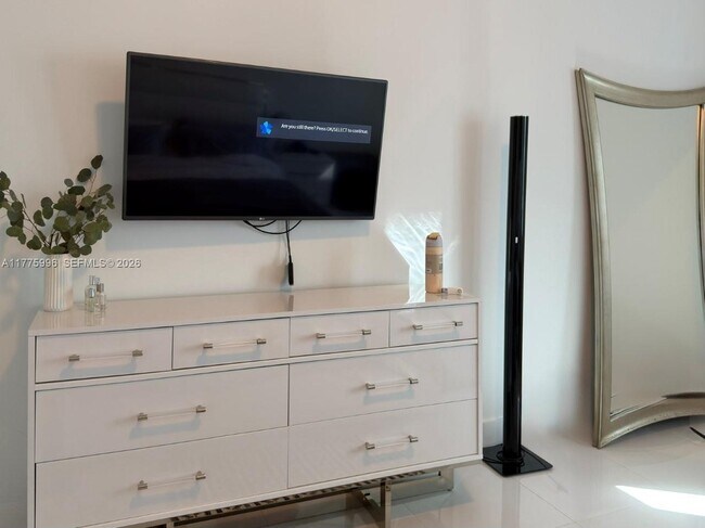 Photo - 2301 Collins Ave Unidad 1624